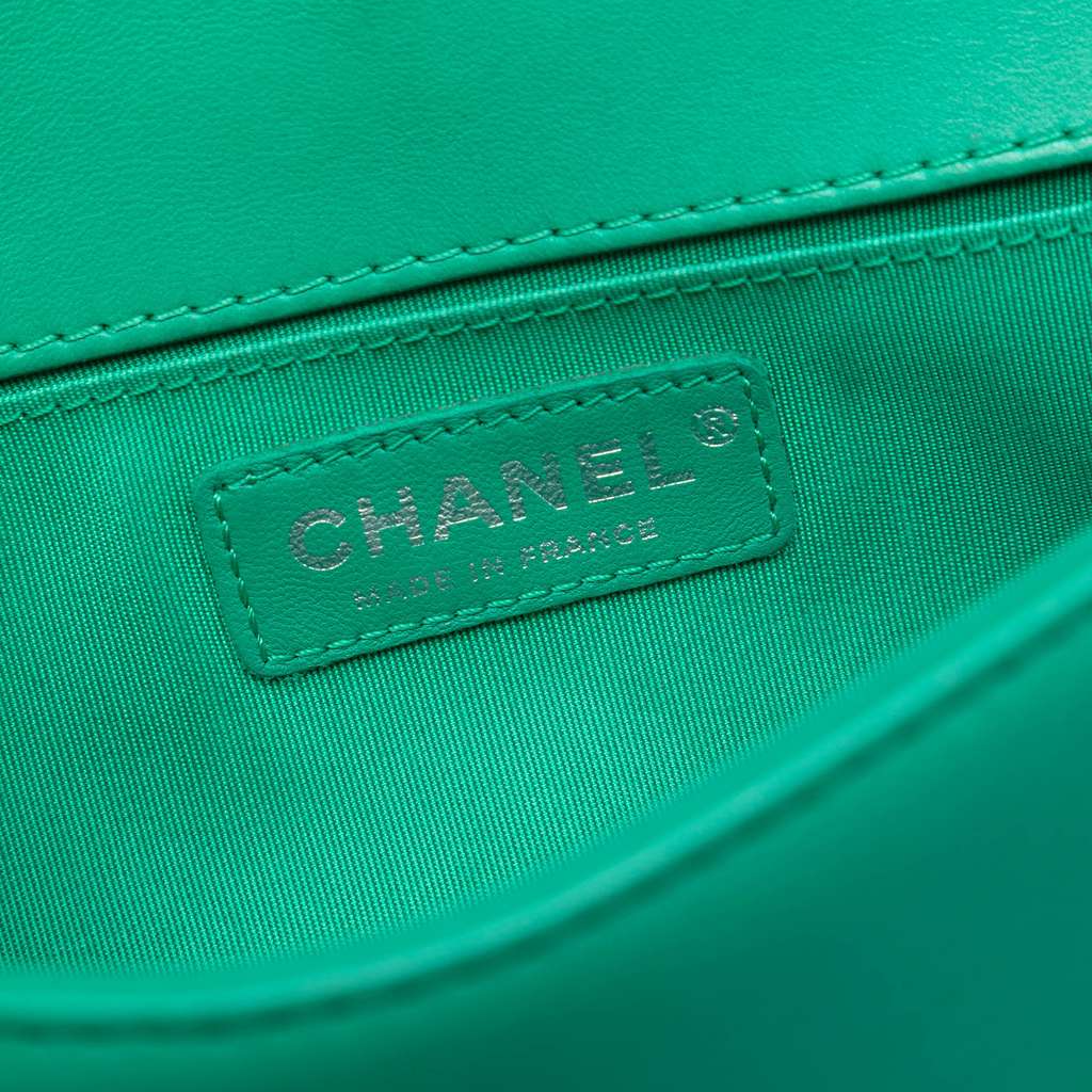 Chanel Small Bicolor Quilted Lambskin and Rubber Boy Flap Green Leather Good condition - Box View