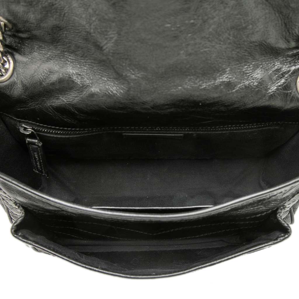 Saint Laurent Medium Crinkled Calfskin Niki Black Leather Good condition - Model View