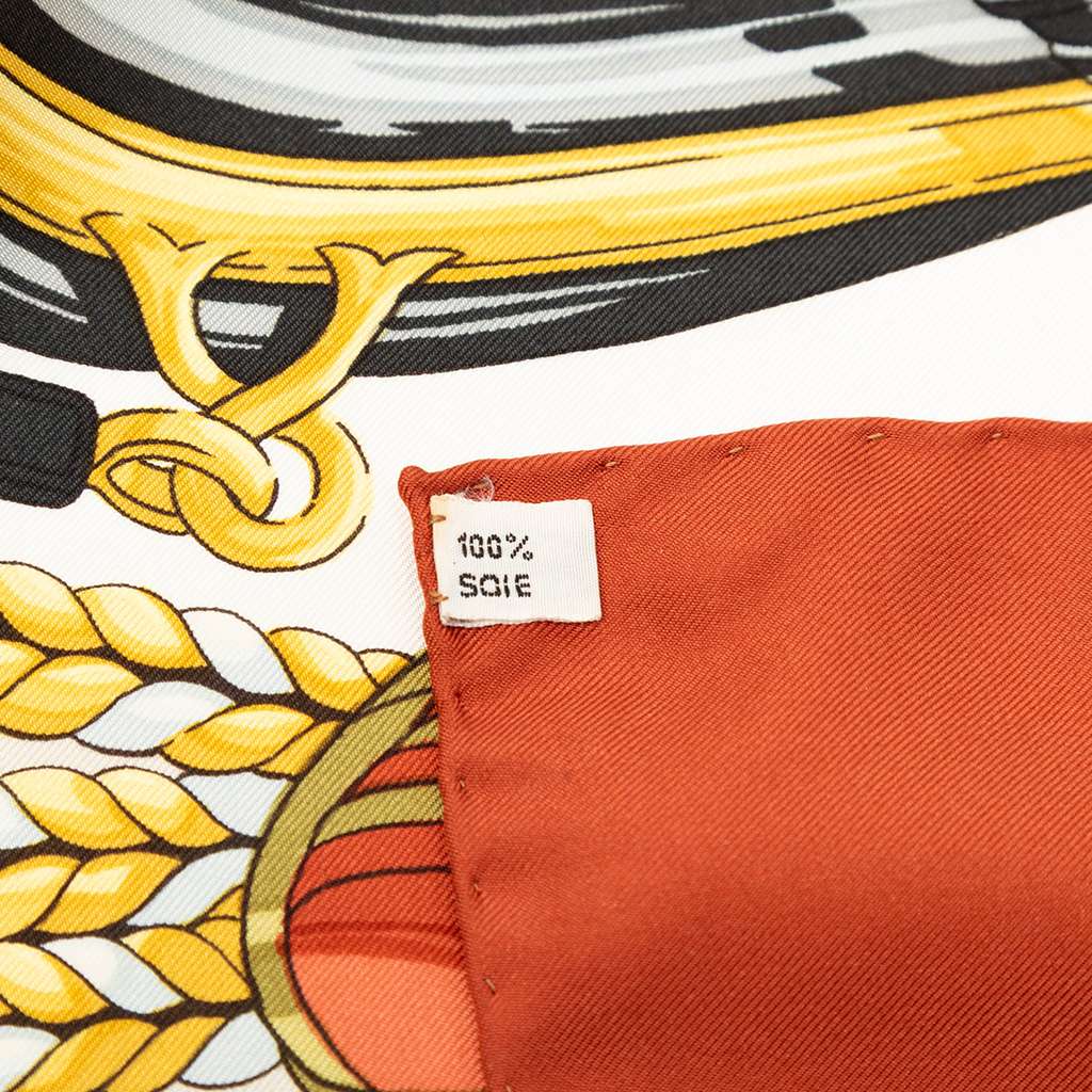 Hermès Frontaux et Cocardes Silk Scarf 90 White Silk Good condition - Back View