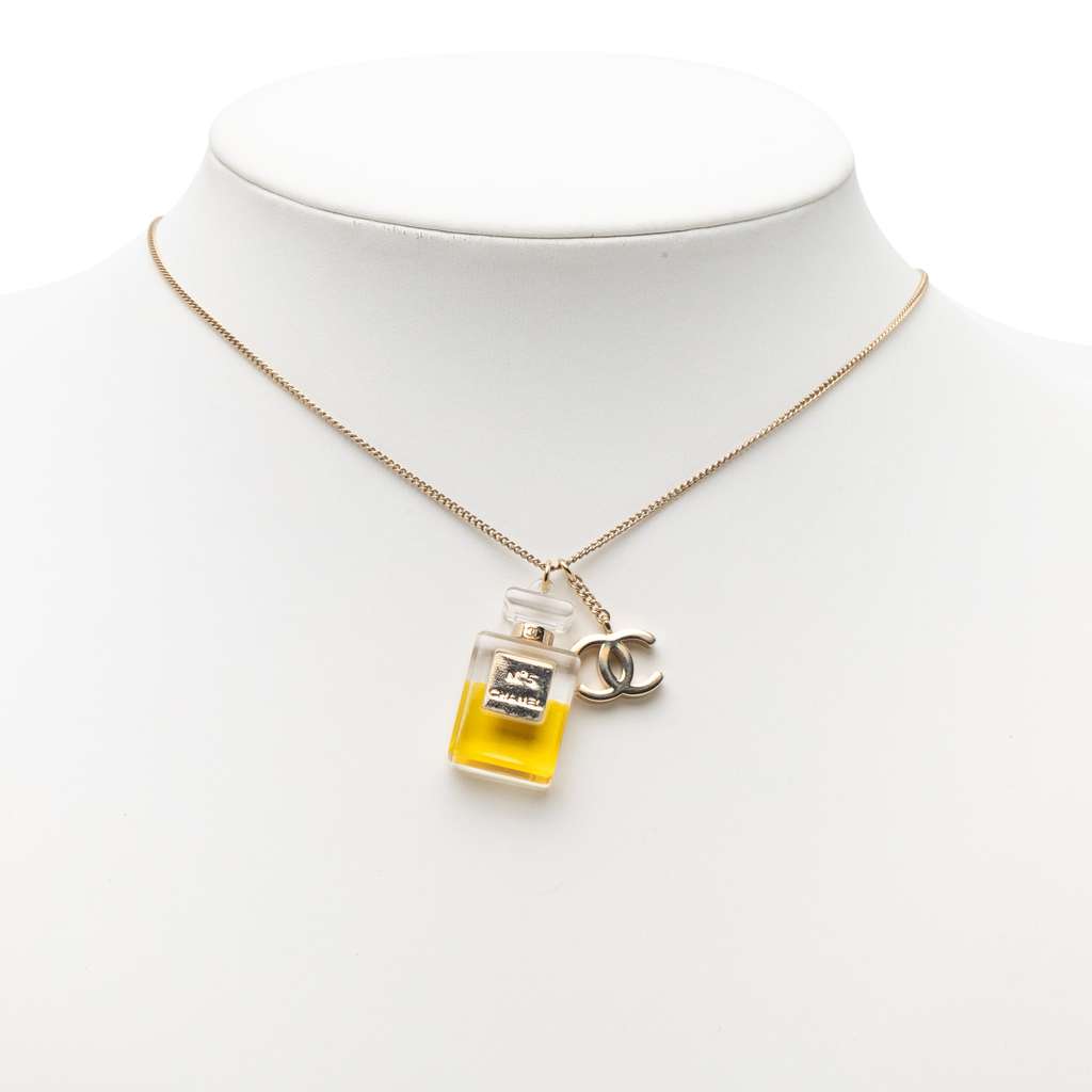 Chanel CC Gold Plated No 5 Perfume Bottle Pendant Necklace Gold Metal Good condition - Box View