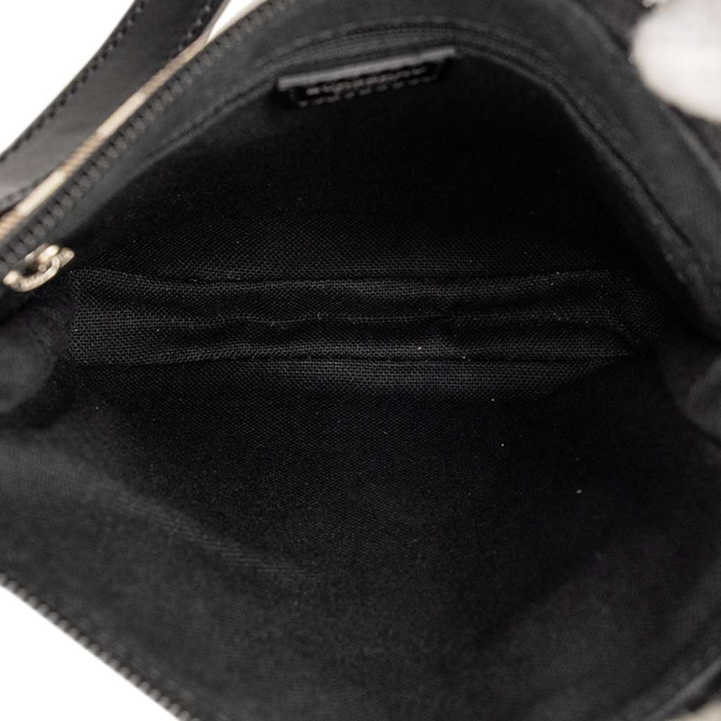 Burberry House Check Canvas Crossbody Beige Canvas Good condition - Model View