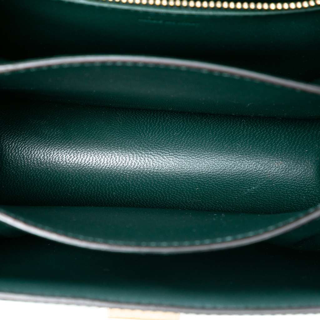 Celine Small Calfskin Classic Box Green Leather Good condition - Model View