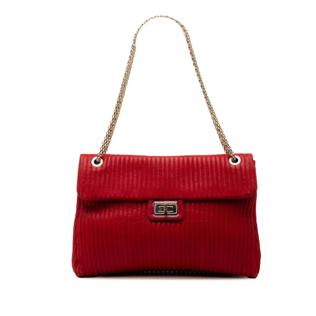 Chanel Maxi Vertical Quilted Calfskin Mademoiselle Lock Bijoux Flap Red Leather Very good - Front View