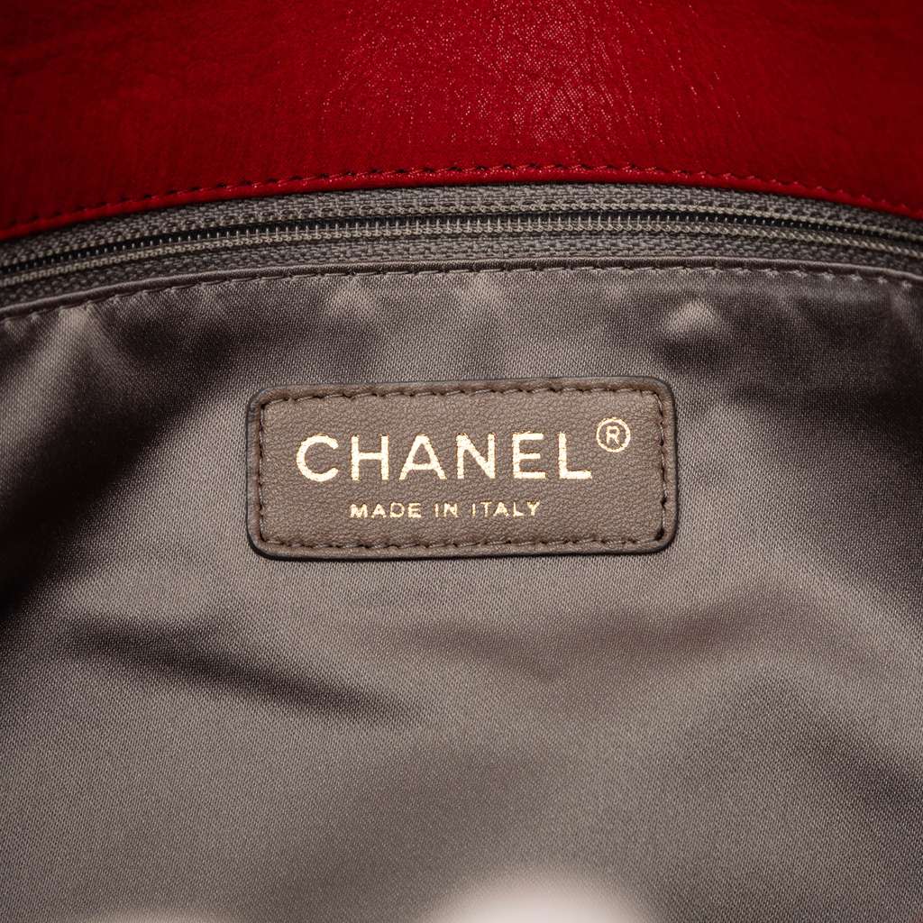 Chanel Maxi Vertical Quilted Calfskin Mademoiselle Lock Bijoux Flap Red Leather Good condition - Box View