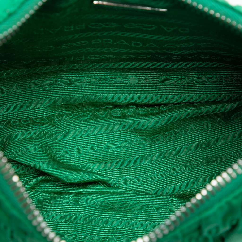 Prada Tessuto Gaufre Re Edition Shoulder Bag Green Good condition - Model View