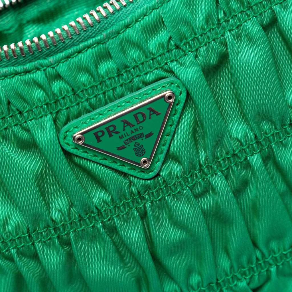 Prada Tessuto Gaufre Re Edition Shoulder Bag Green Good condition - Box View