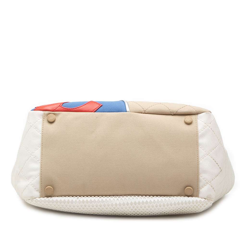 Chanel Canvas No 5 Sport Tote White Canvas Good condition - Inside View