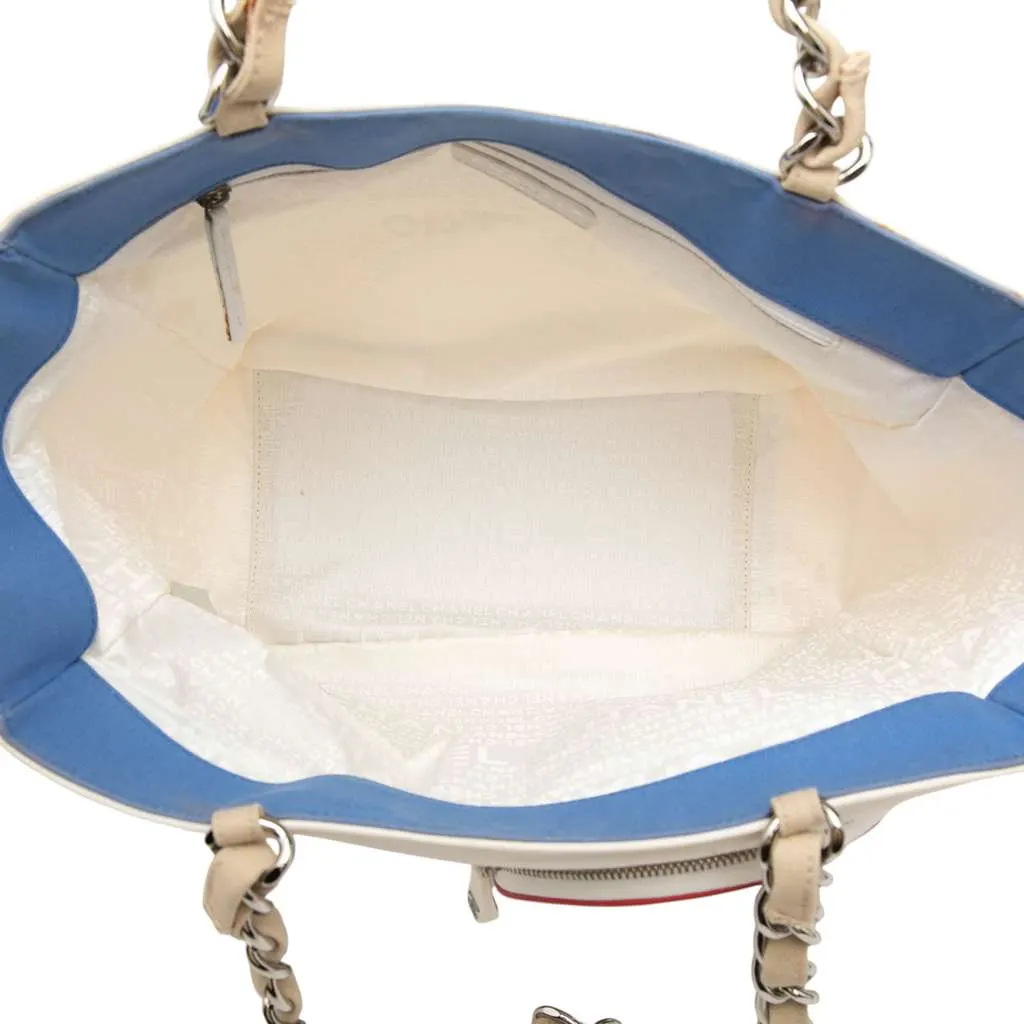 Chanel Canvas No 5 Sport Tote White Canvas Very good - Model View