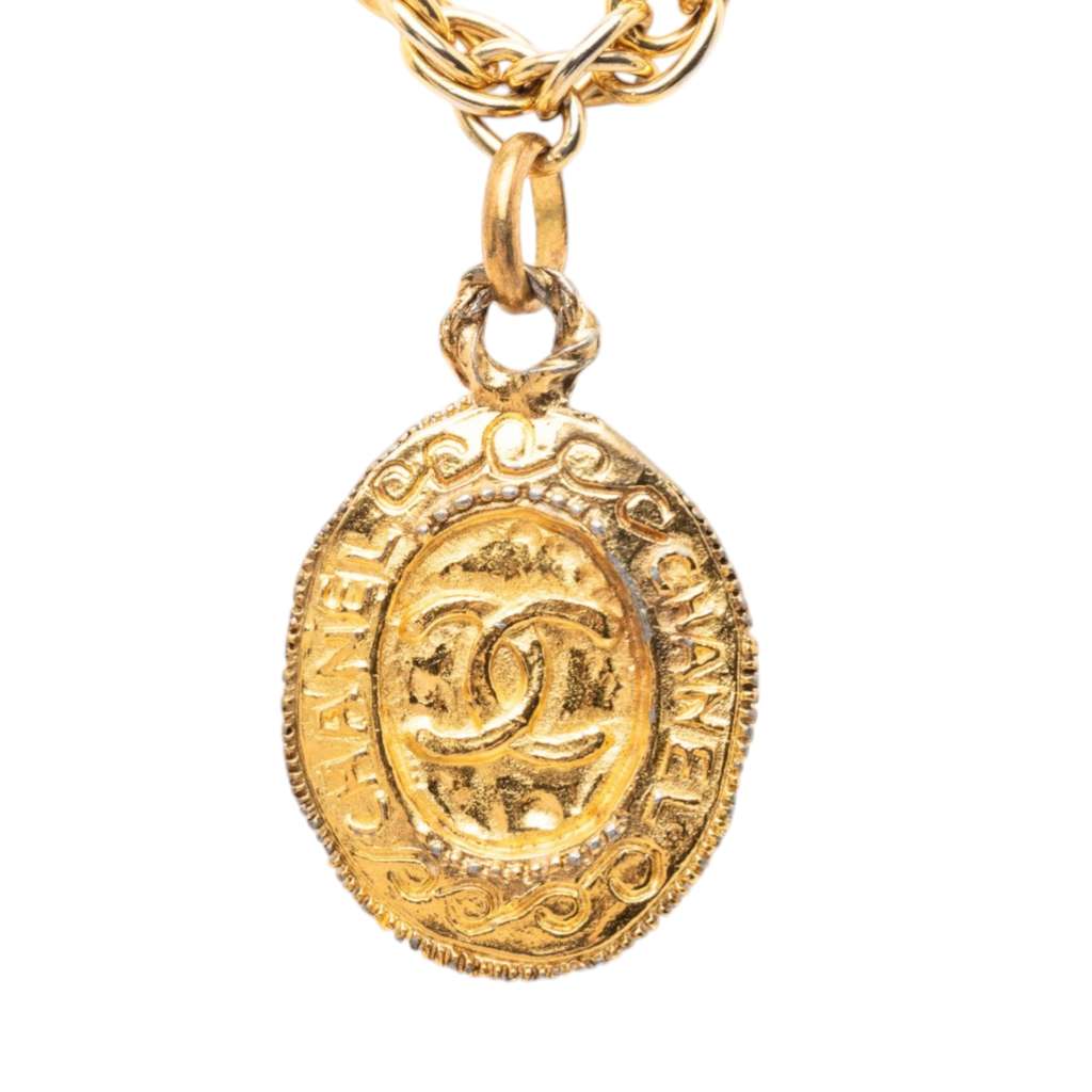 Chanel CC Gold Plated Medallion Pendant Necklace Gold Metal Good condition - Inside View