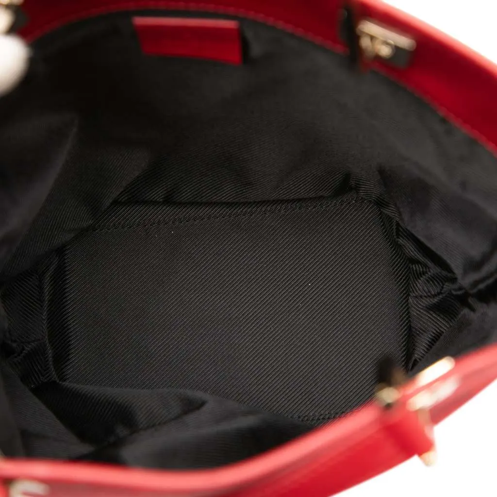 Gucci GG Canvas Tote Red Canvas Very good - Model View