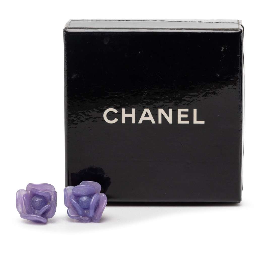 Chanel Resin Camellia Earrings Purple Good condition - Model View