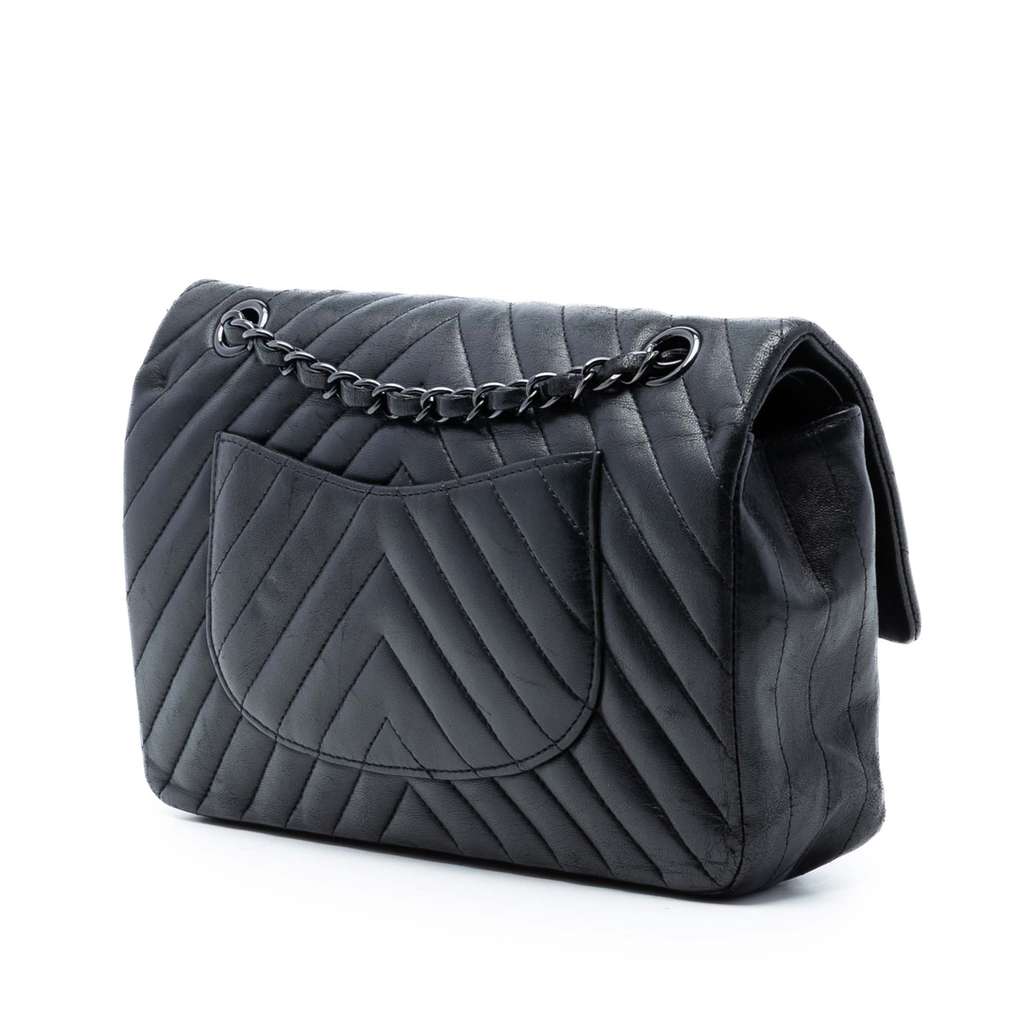Chanel Medium Classic Chevron Lambskin So Black Double Flap Black Leather Good condition - Back View
