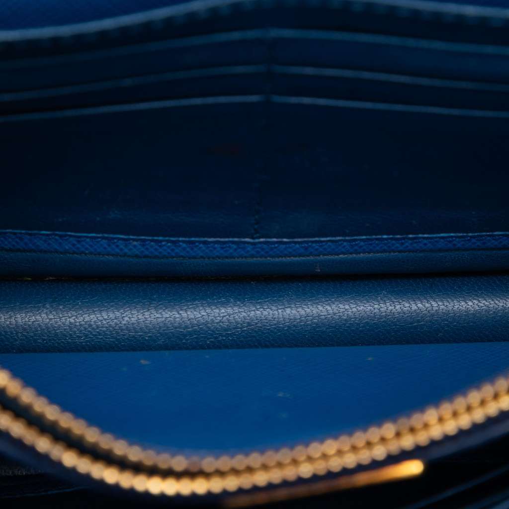 Prada Saffiano Wallet on Strap Blue Leather Good condition - Model View