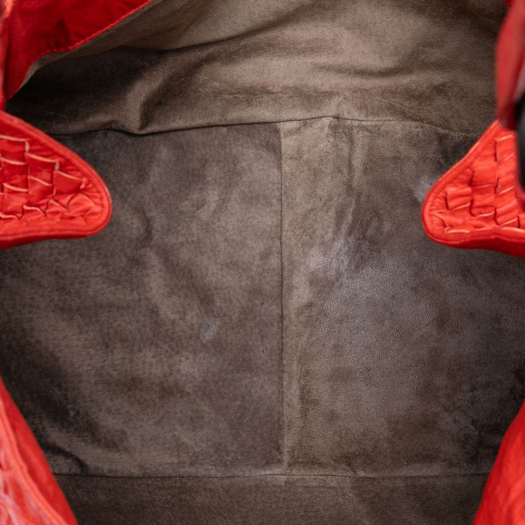 Bottega Veneta Nappa Intrecciato Shoulder Bag Red Leather Good condition - Model View