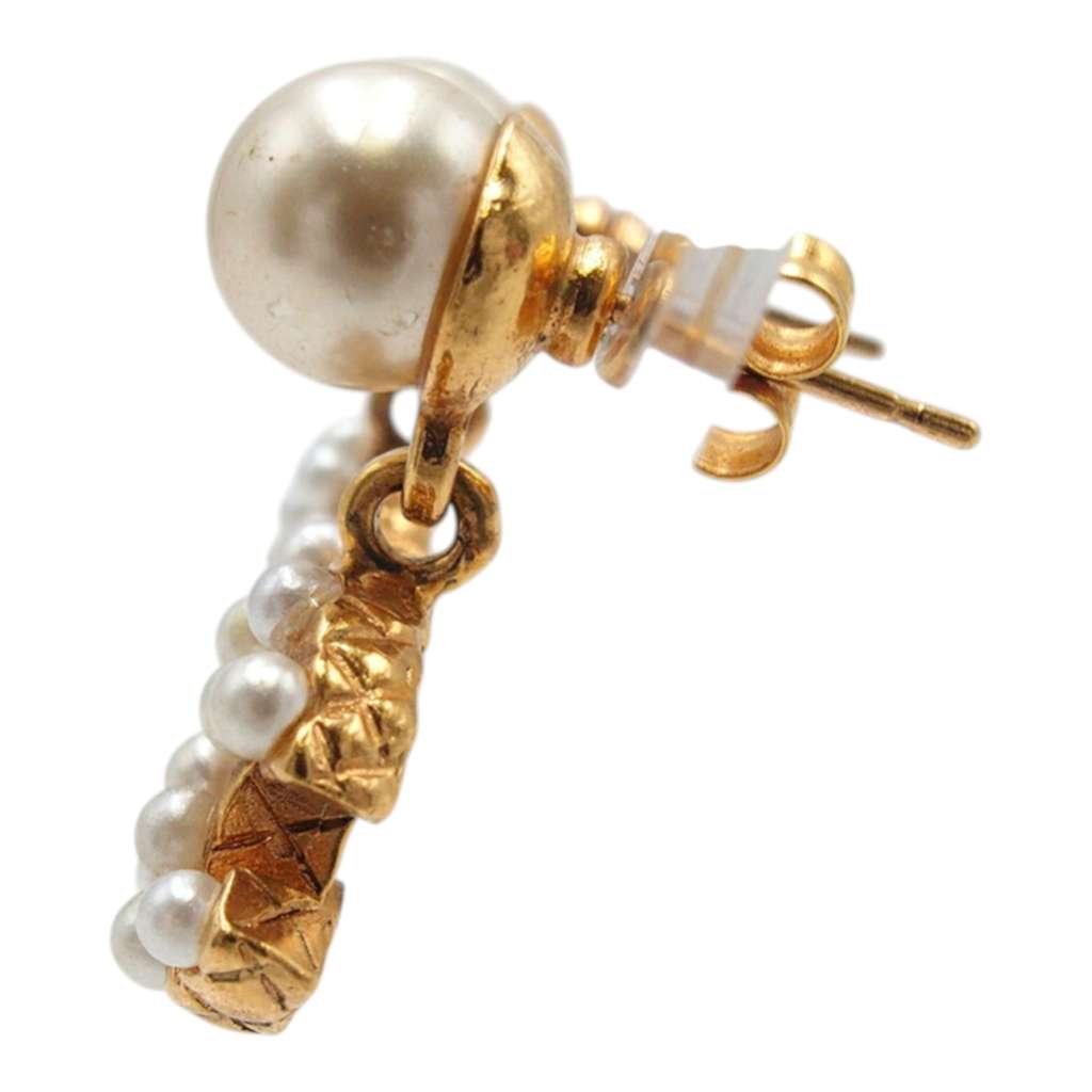 Chanel CC Gold Plated Faux Pearl Drop Push Back Earrings Gold Metal Good condition - Model View