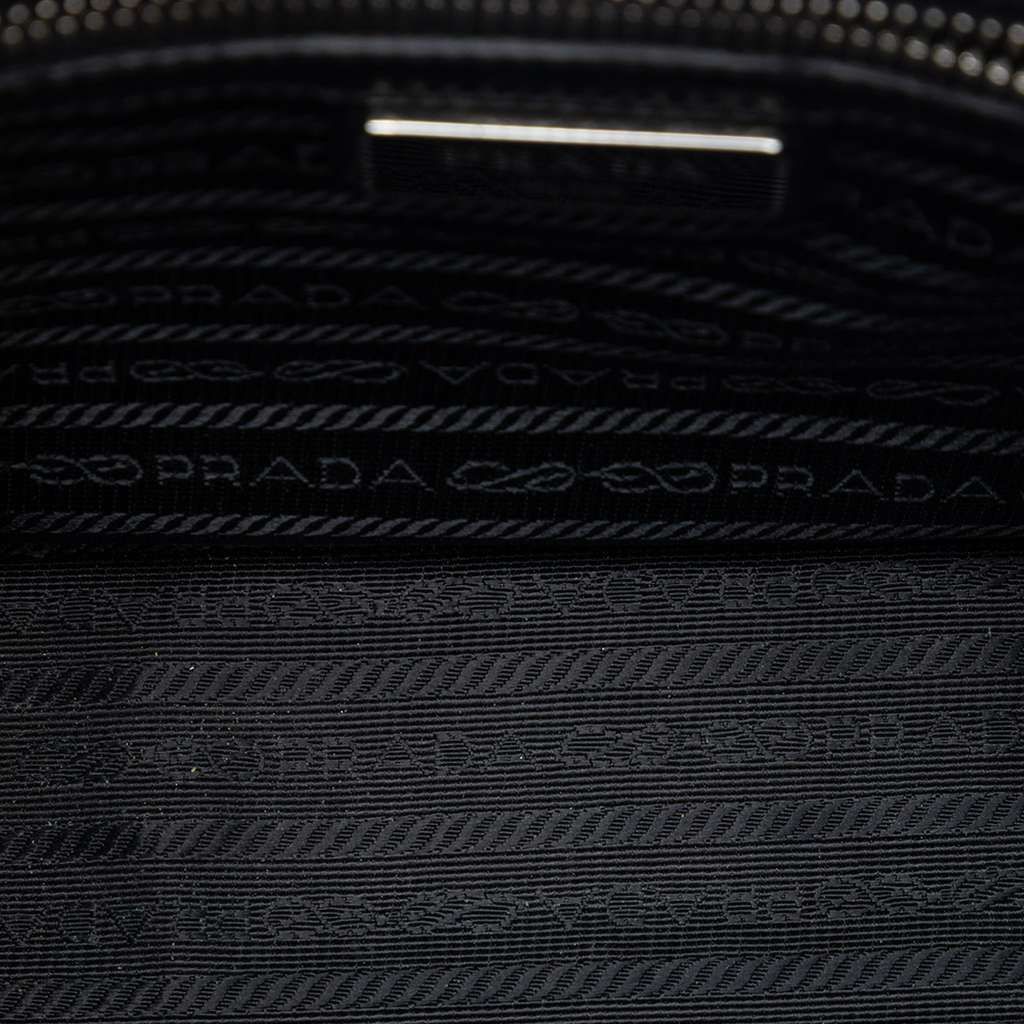Prada Saffiano Clutch Black Leather Good condition - Model View