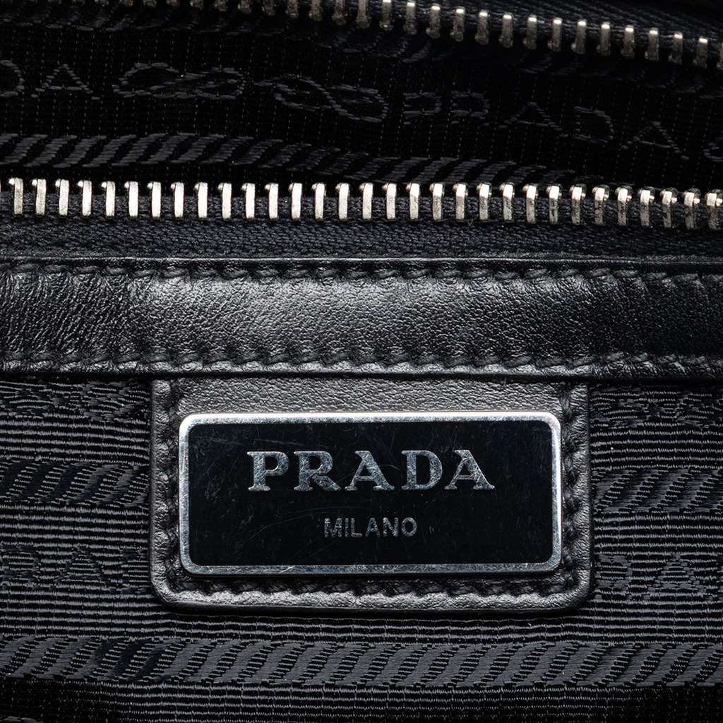 Prada Saffiano Clutch Black Leather Good condition - Box View