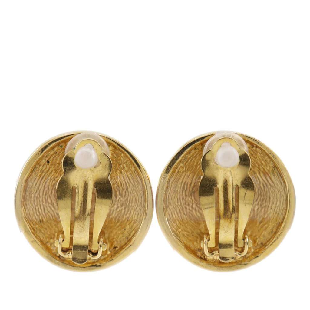 Chanel CC Quilted Gold Plated Round Clip On Earrings Gold Metal Good condition - Back View