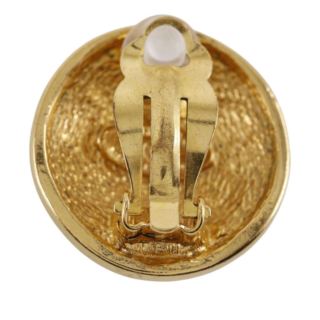 Chanel CC Quilted Gold Plated Round Clip On Earrings Gold Metal Good condition - Box View