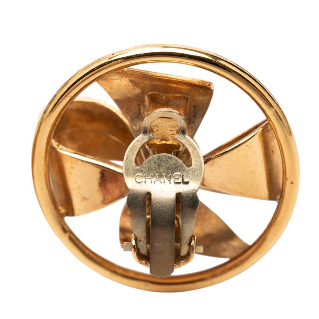 Chanel CC Gold Plated Faux Pearl Pinwheel Ribbon Clip On Earrings Gold Metal Good condition - Inside View