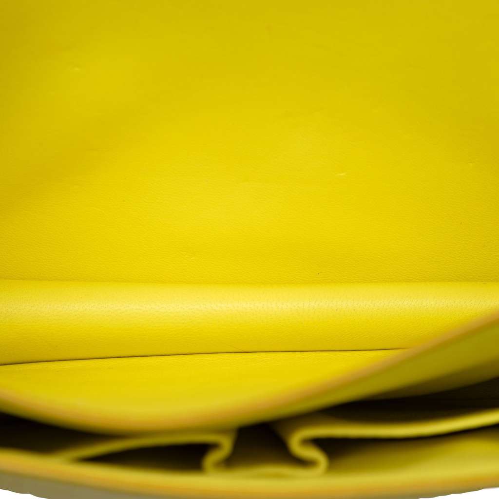 Celine Medium Calfskin Classic Box Yellow Leather Good condition - Model View