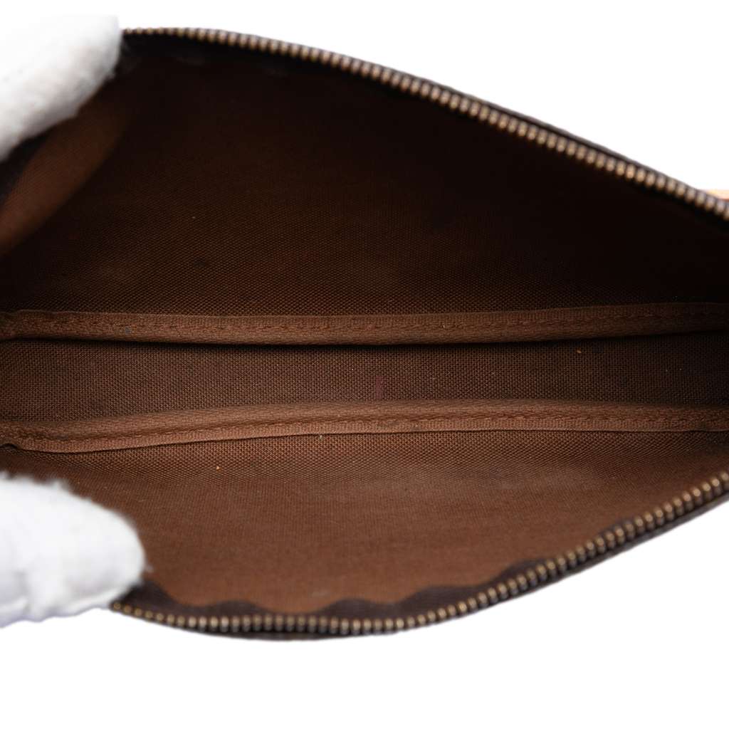 Louis Vuitton Monogram Pochette Accessoires Brown Good condition - Model View