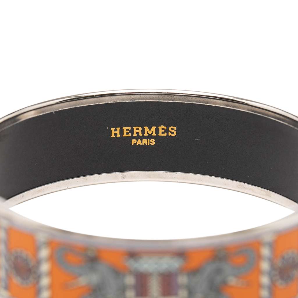 Hermès Wide Torana Elephants Enamel Bangle 65 Orange Good condition - Model View