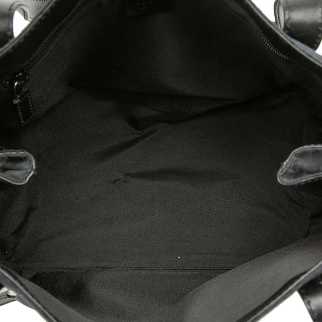 Gucci GG Canvas Tote Black Canvas Good condition - Model View