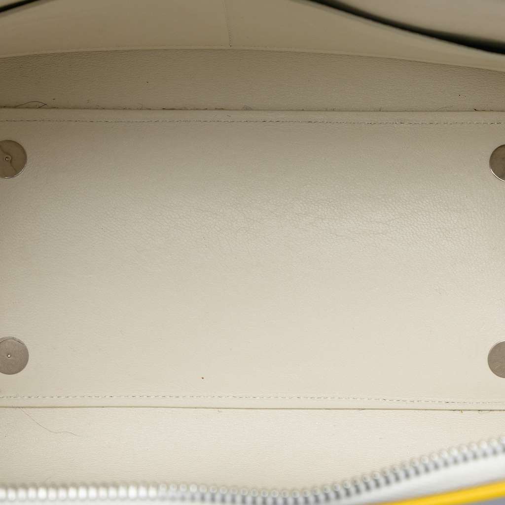 Celine Mini Smooth Calfskin Belt Bag White Leather Good condition - Model View