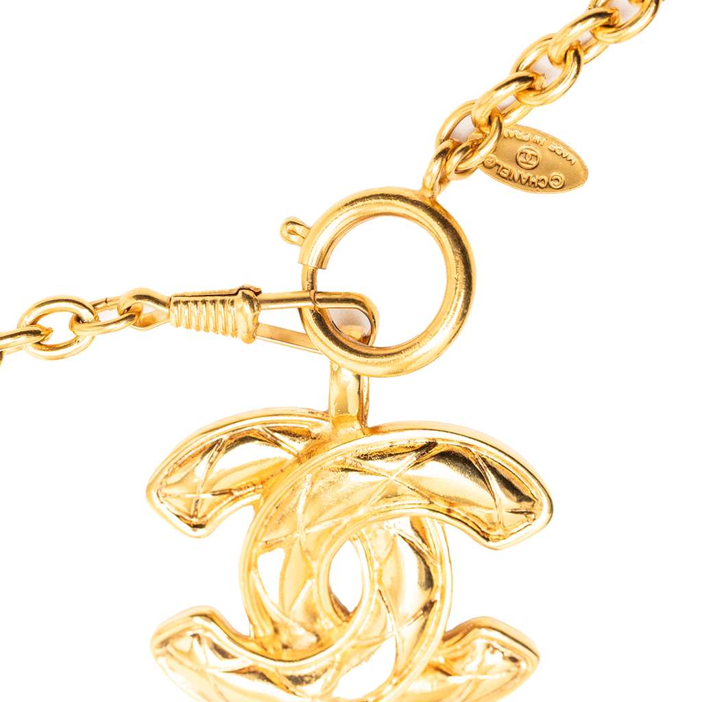 Chanel CC Gold Plated Quilted Pendant Necklace Gold Metal Good condition - Box View