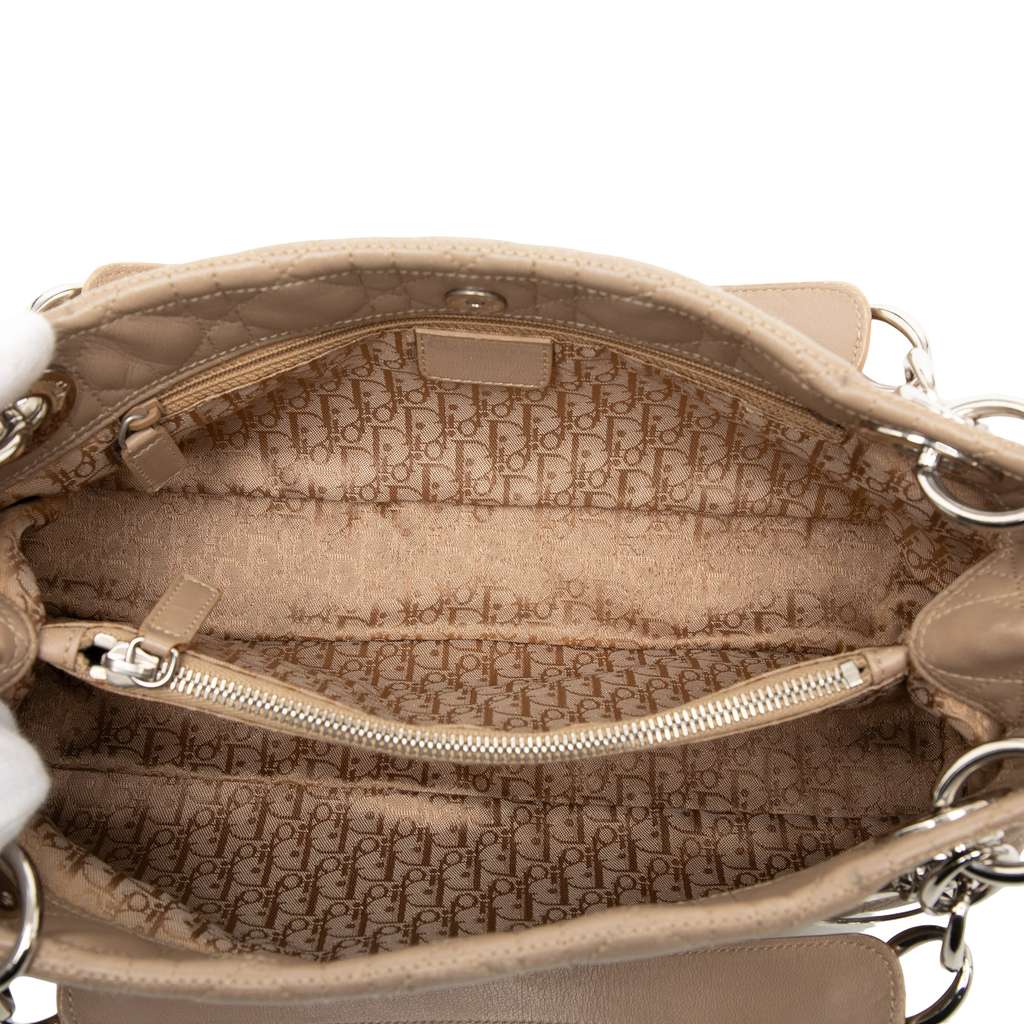 Dior Lambskin Cannage Lady Dior East West Soft Chain Tote Beige Leather Good condition - Model View