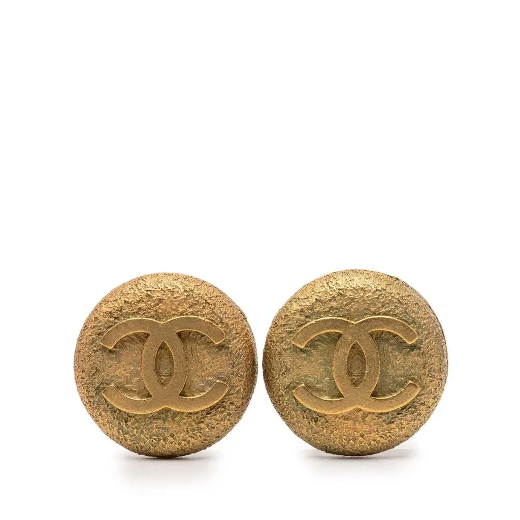 Chanel Gold Plated CC Round Clip On Earrings Gold Metal Very good - Front View