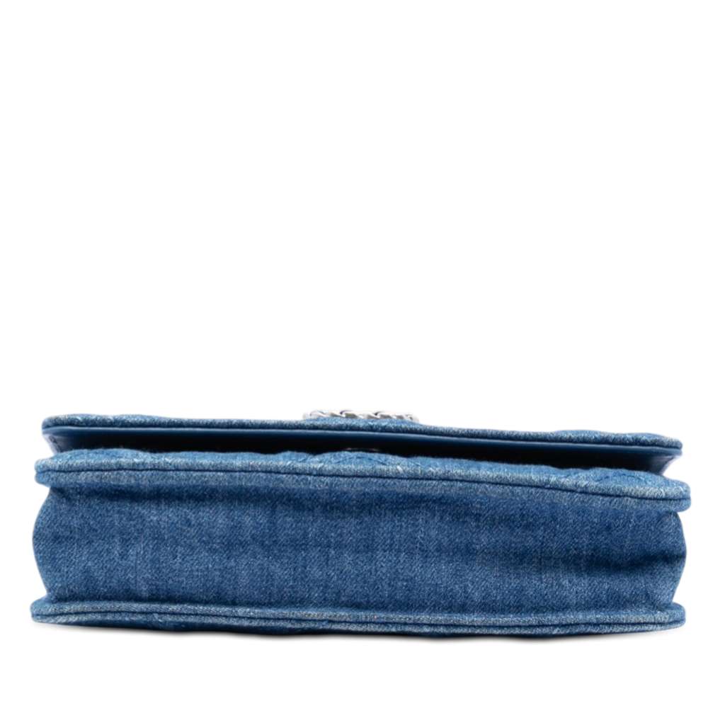Chanel Denim 19 Flap Wallet On Chain Blue Denim Good condition - Inside View