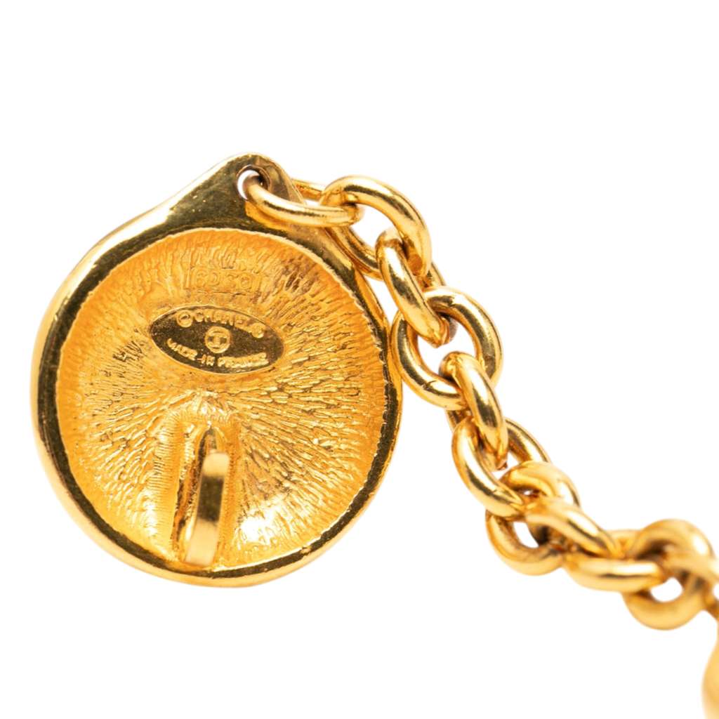 Chanel CC Gold Plated Medallion Chain Belt Gold Metal Good condition - Model View