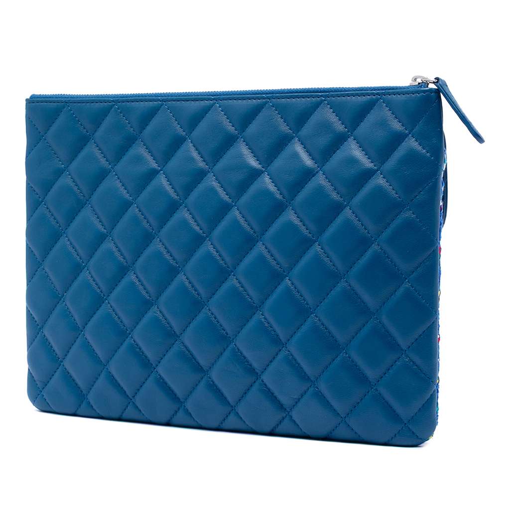Chanel CC Quilted Tweed and Lambskin Pouch Blue Tweed Good condition - Back View