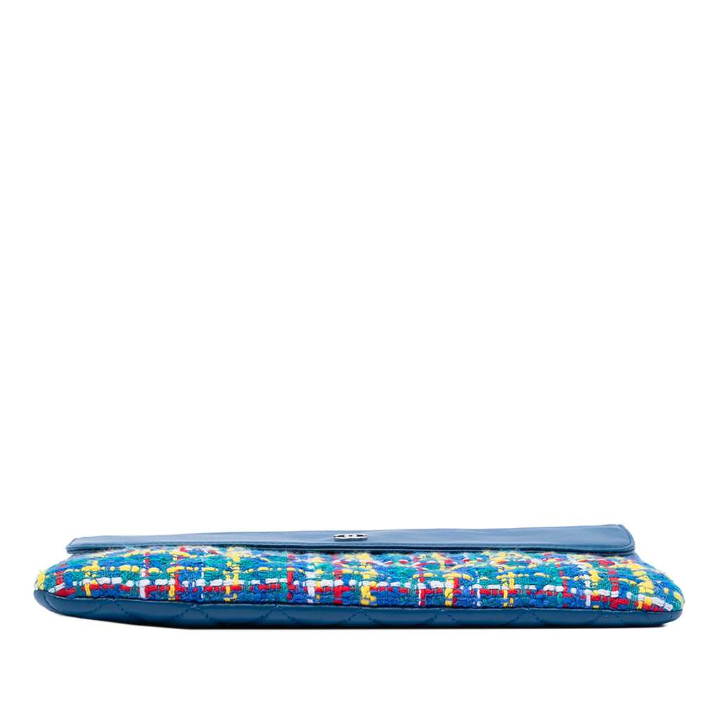 Chanel CC Quilted Tweed and Lambskin Pouch Blue Tweed Good condition - Inside View