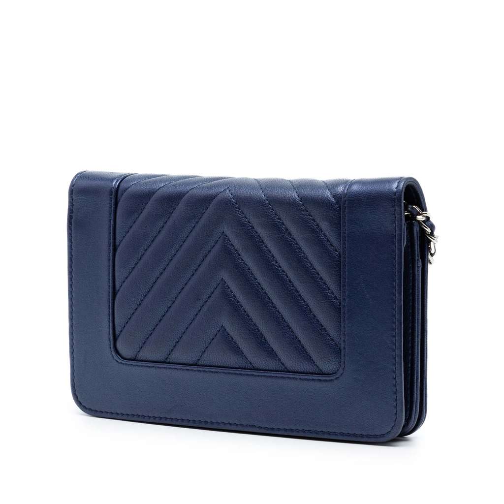 Chanel Chevron Sheepskin Mademoiselle Vintage Wallet On Chain Blue Leather Good condition - Back View
