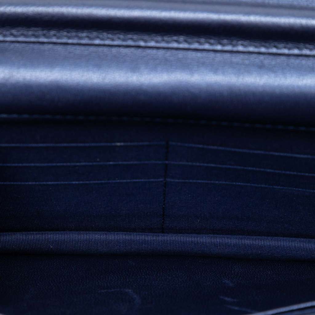 Chanel Chevron Sheepskin Mademoiselle Vintage Wallet On Chain Blue Leather Good condition - Model View