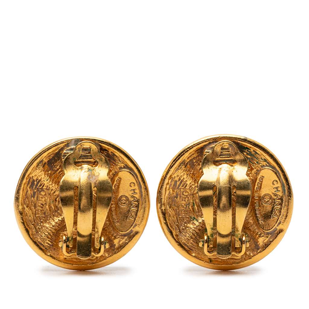Chanel Gold Plated Quilted Round Clip On Earrings Gold Metal Good condition - Back View