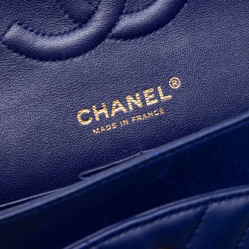 Chanel Medium Classic Chevron Lambskin Double Flap Blue Leather Good condition - Box View