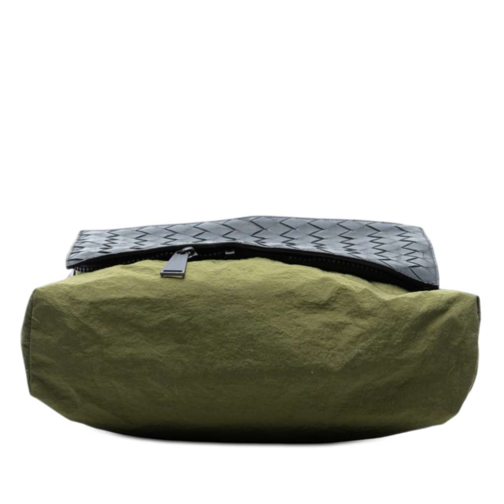 Bottega Veneta Intrecciato Trimmed Nylon Eco Tote Green Good condition - Inside View