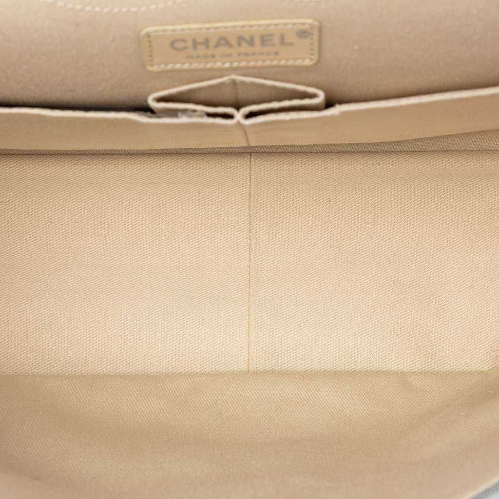 Chanel Tricolor Quilted Denim Reissue 2.55 Double Flap 228 Grey Denim Good condition - Model View