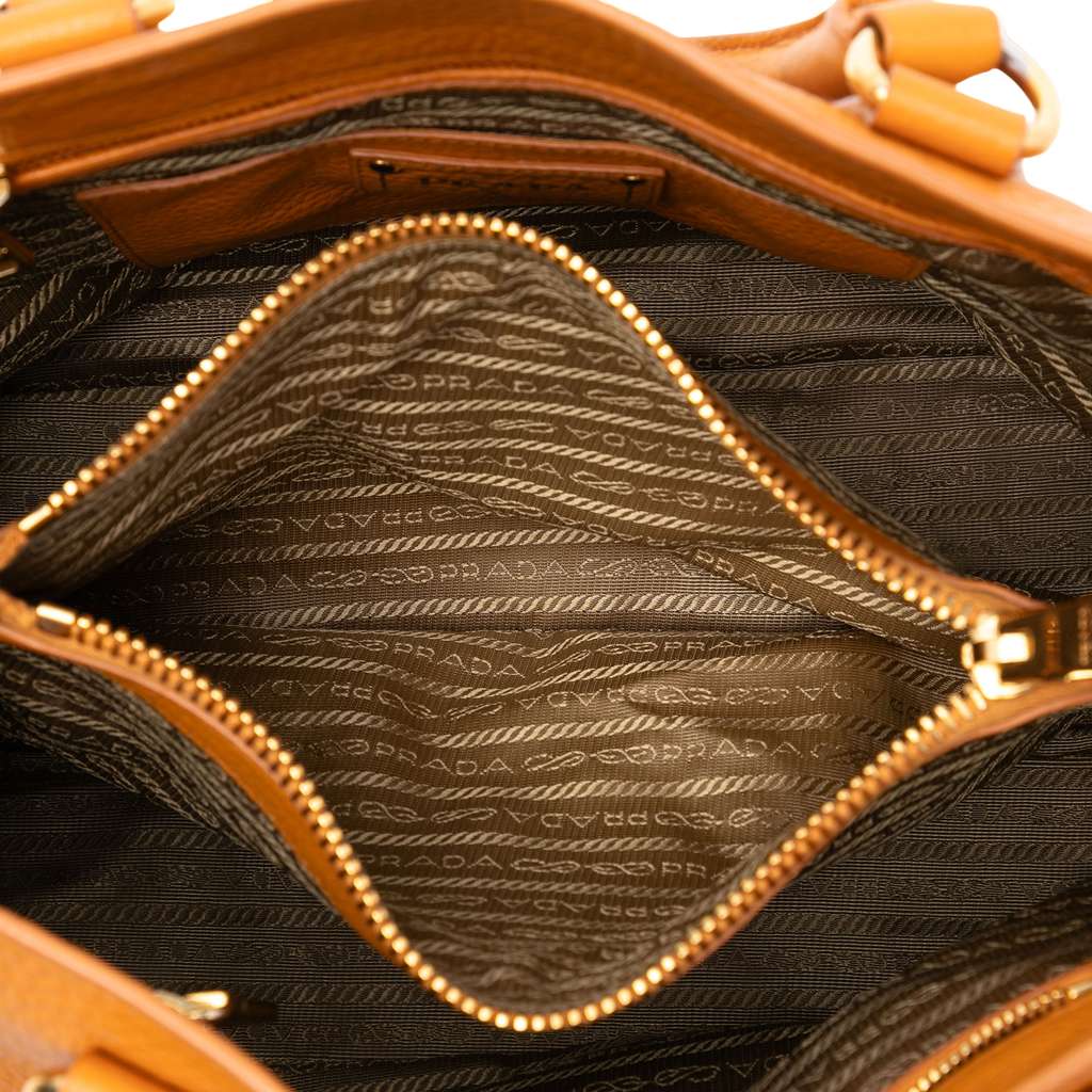 Prada Vitello Daino Open Convertible Tote Orange Leather Good condition - Model View