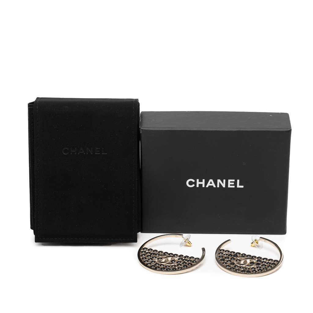 Chanel CC Gold Plated Strass Hoop Push Back Earrings Gold Metal Good condition - Model View
