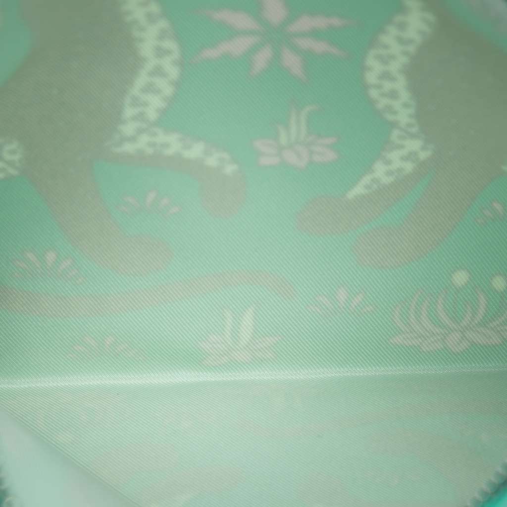 Hermès Les Leopards Silky Pocket Cosmetic Case Green Silk Good condition - Model View