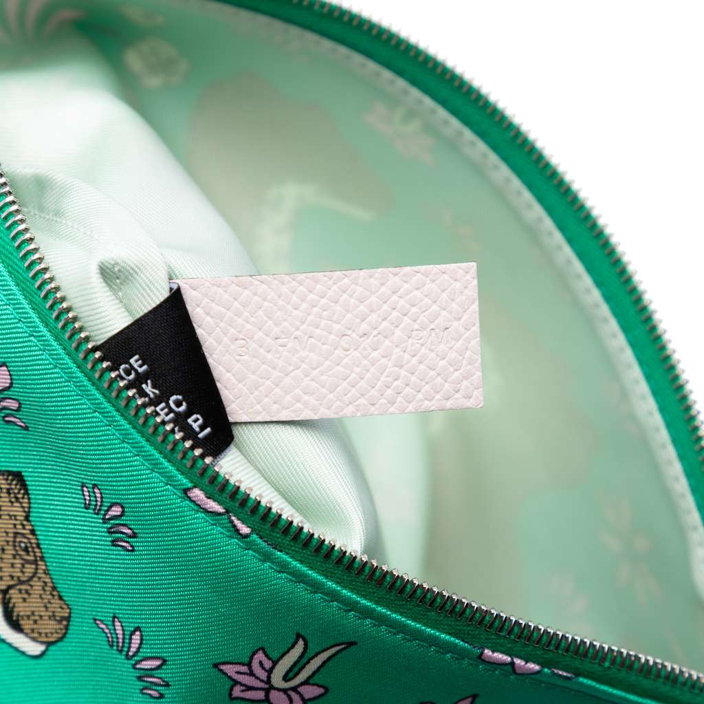Hermès Les Leopards Silky Pocket Cosmetic Case Green Silk Good condition - Box View