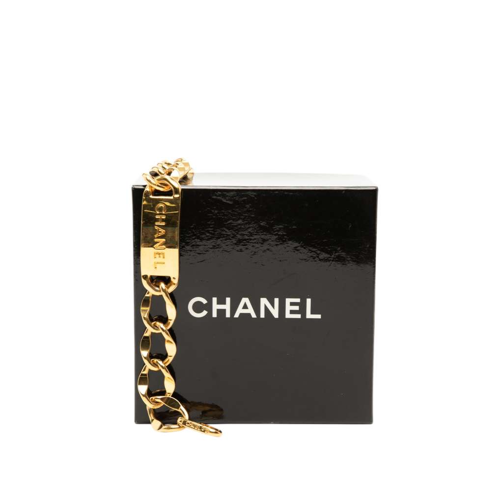 Chanel Gold Plated CC Medallion Chain Belt Gold Metal Good condition - Model View