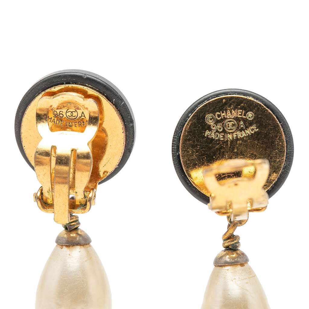 Chanel CC Gold Plated Resin and Faux Pearl Drop Clip On Earrings Gold Metal Good condition - Inside View