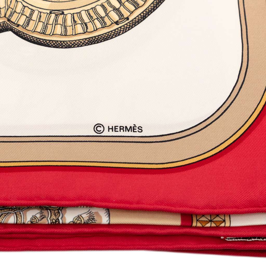 Hermès Grand Apparat Silk Scarf 90 White Silk Good condition - Model View