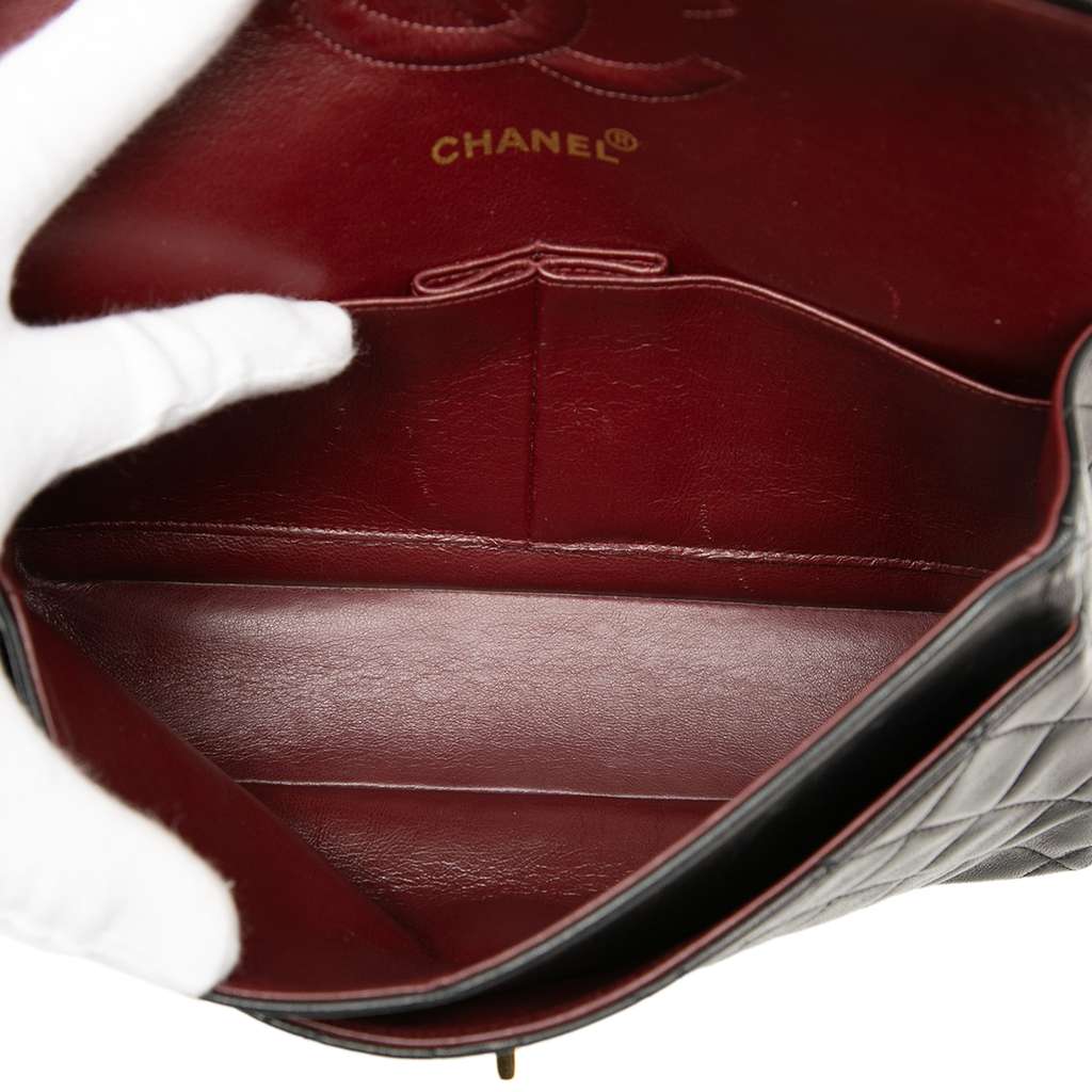 Chanel Medium Classic Lambskin Double Flap Black Leather Good condition - Model View